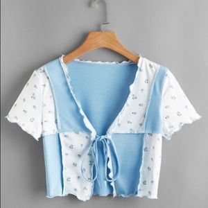 Small ditsy print patchwork cropped tie tee